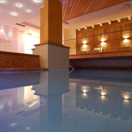 Hotel Ideal Мадонна-ди-Кампильо Экстерьер фото