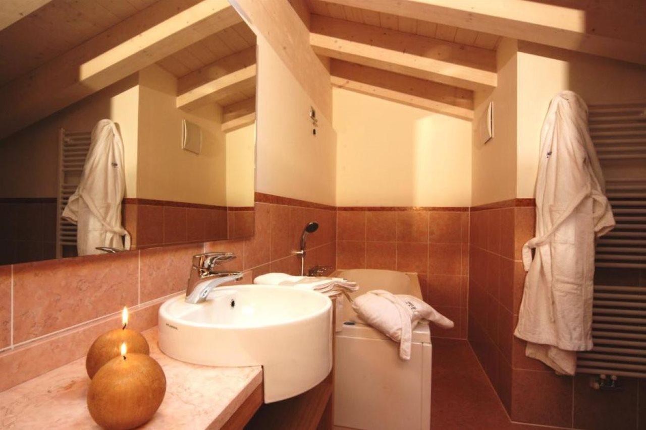 Hotel Ideal Мадонна-ди-Кампильо Экстерьер фото