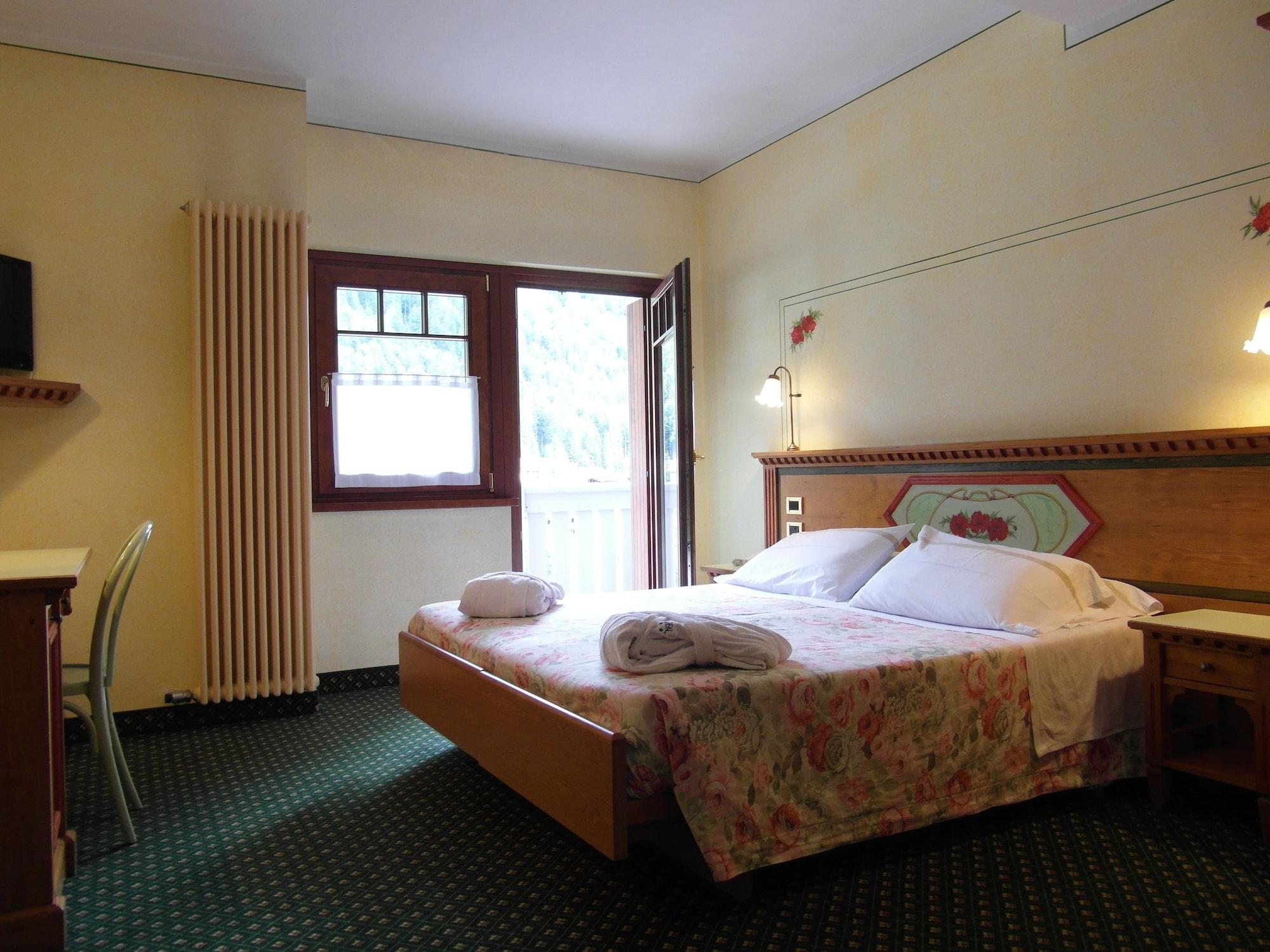 Hotel Ideal Мадонна-ди-Кампильо Экстерьер фото