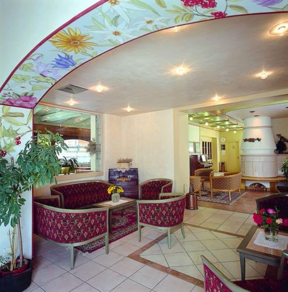 Hotel Ideal Мадонна-ди-Кампильо Экстерьер фото