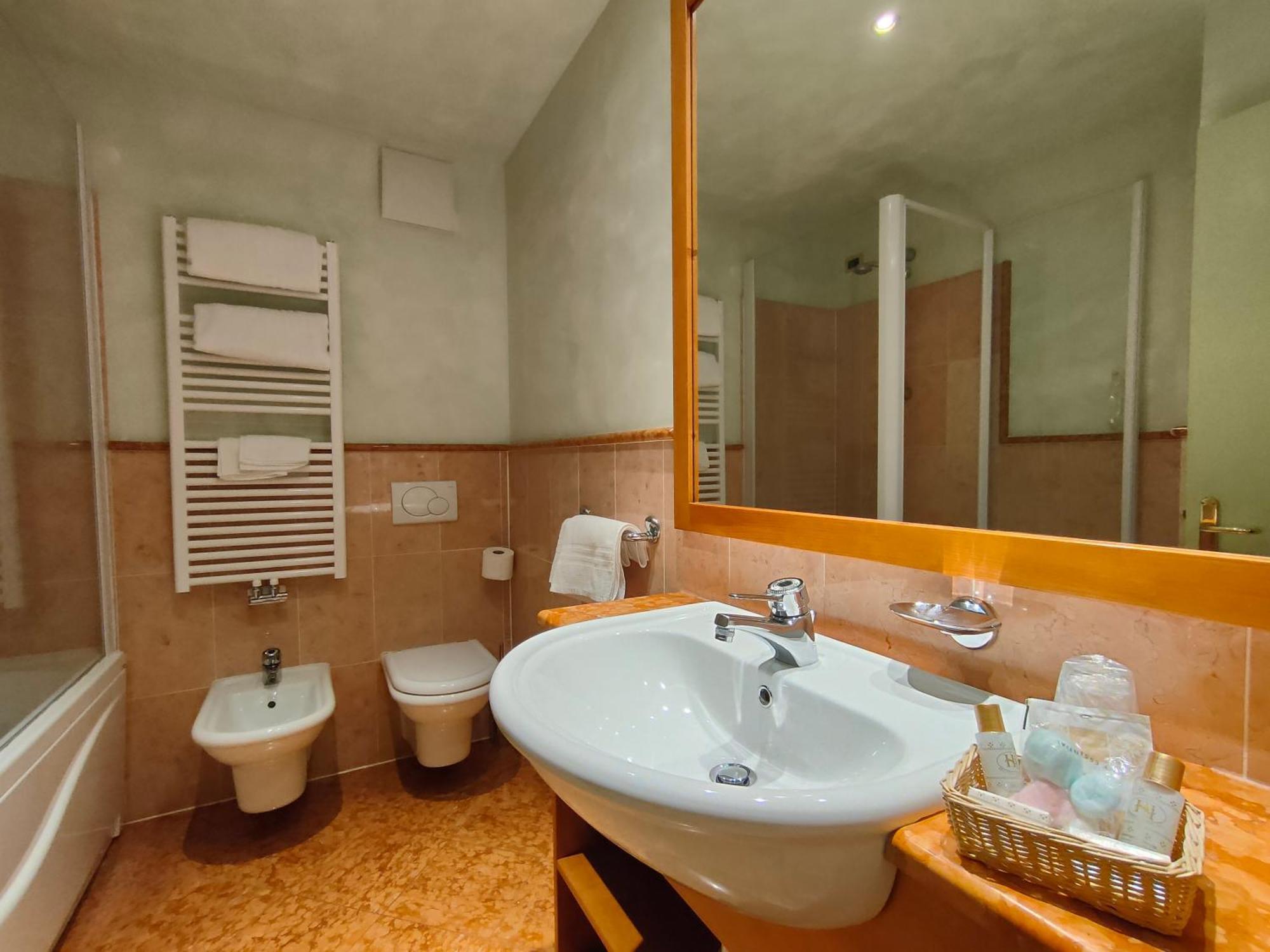 Hotel Ideal Мадонна-ди-Кампильо Экстерьер фото