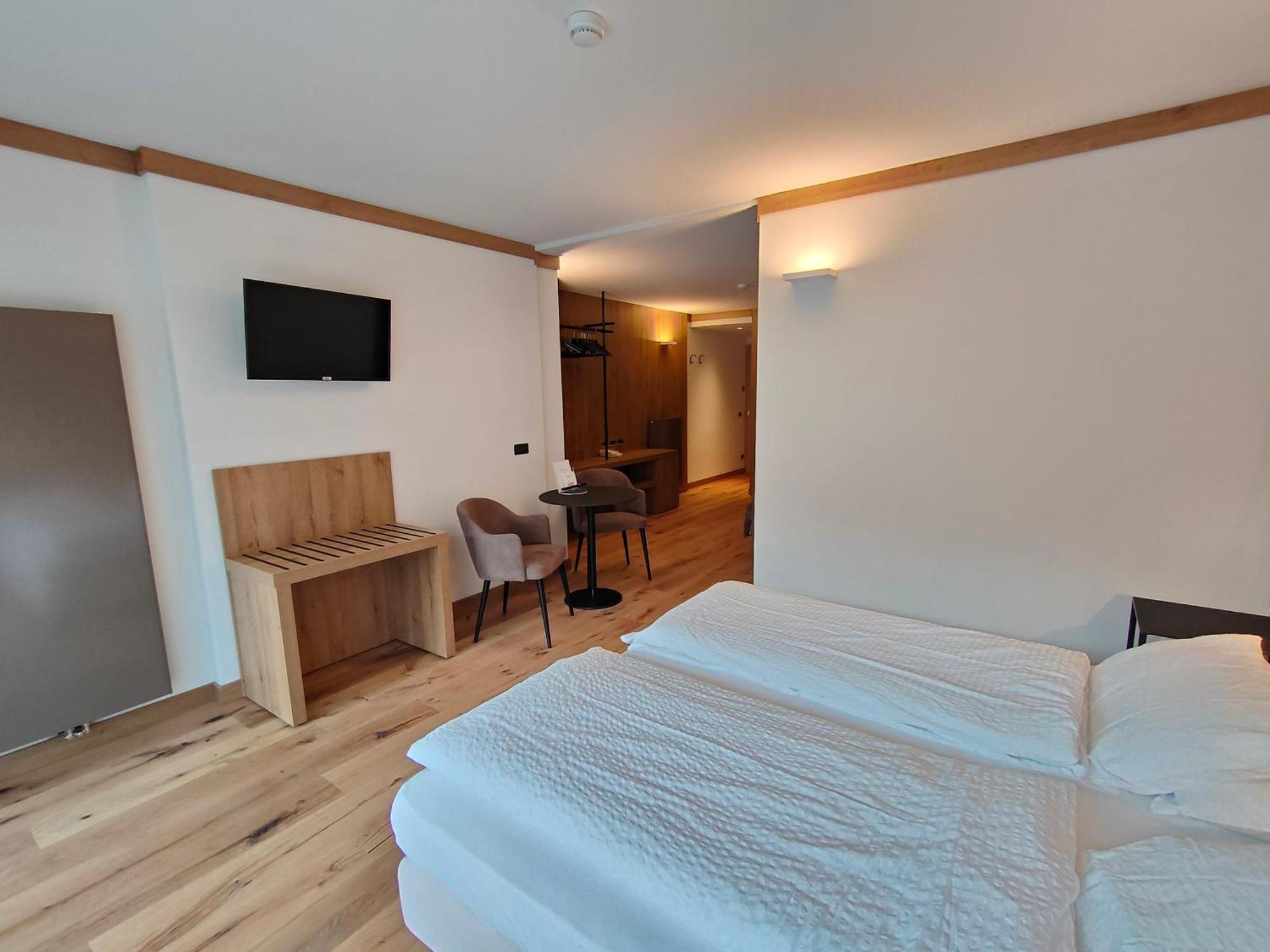 Hotel Ideal Мадонна-ди-Кампильо Экстерьер фото