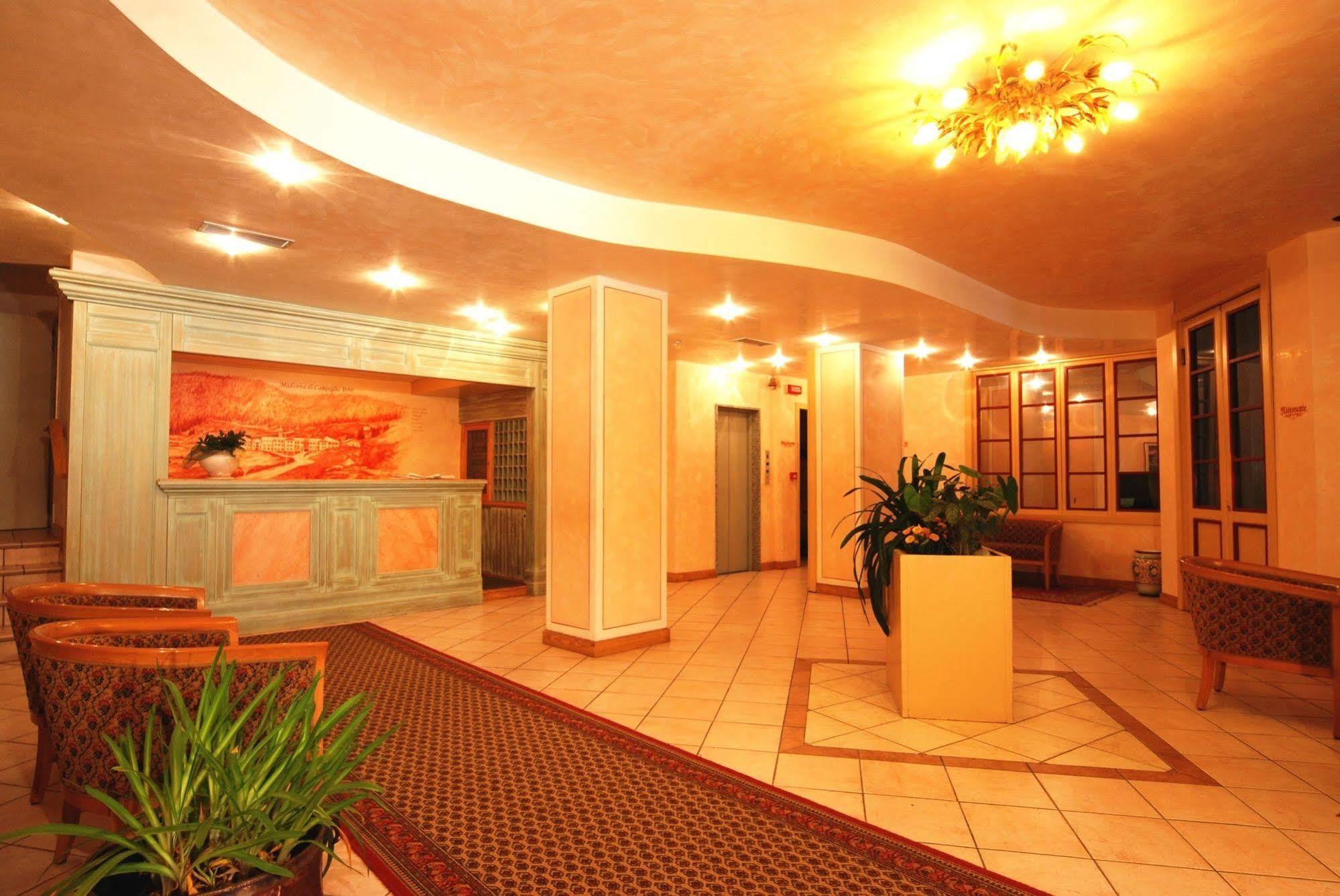 Hotel Ideal Мадонна-ди-Кампильо Экстерьер фото