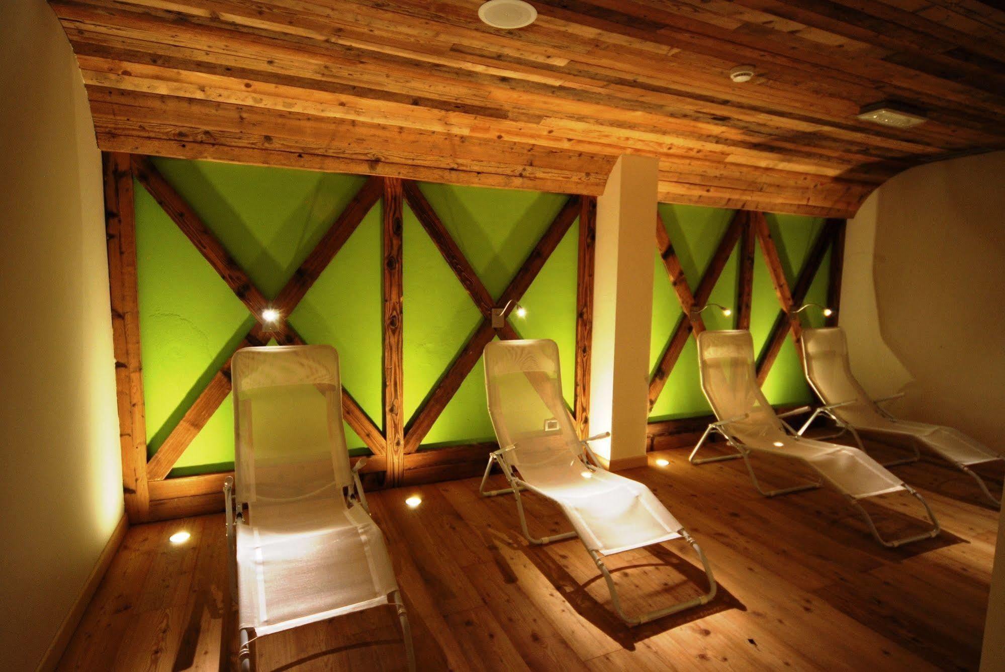 Hotel Ideal Мадонна-ди-Кампильо Экстерьер фото