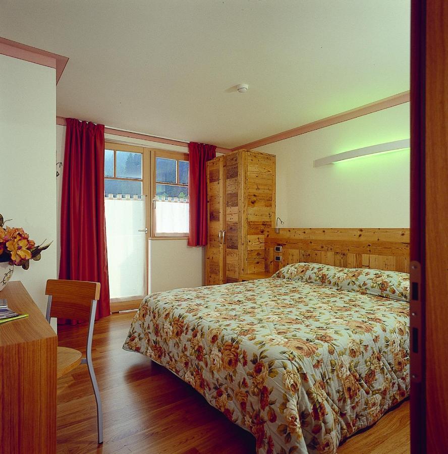 Hotel Ideal Мадонна-ди-Кампильо Экстерьер фото